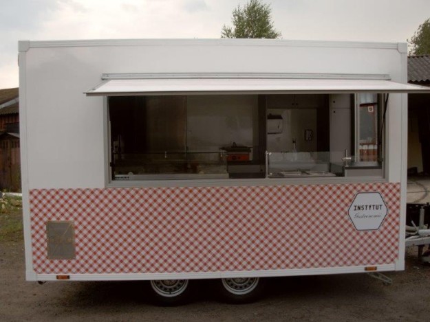Przyczepa gastronomiczna - kontenery i nadwozia specjalne Bannert
