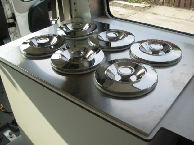 Pojazd do sprzedaży lodów - zabudowy specjalistyczne Bannert