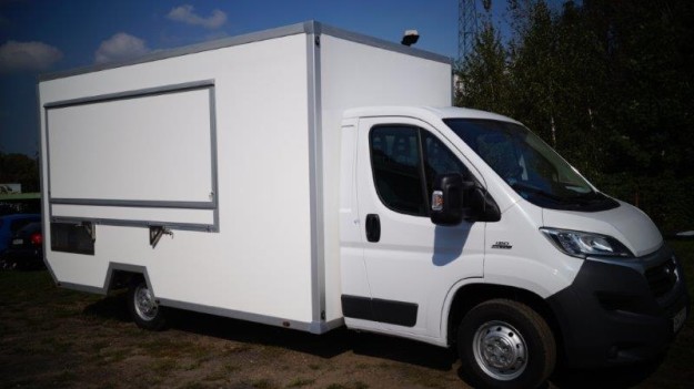 Samochód do sprzedaży ryb - nadwozia specjalne Bannert