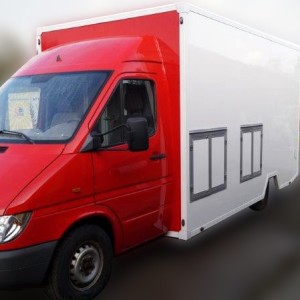 Samochód gastronomiczny Pojazd gastronomiczny - czerwona kabina - zabudowy specjalistyczne Bannert