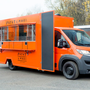 Food Truck pomarańczowy - Bannert - zabudowy specjalistyczne