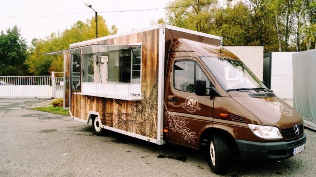 Samochód gastronomiczny Sova - nadwozia specjalne Bannert