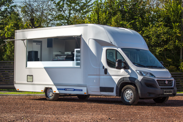 Samochód gastronomiczny Bannert - nadowiza i zabudowy specjalistyczne