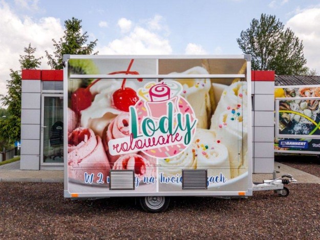 Przyczepa do sprzedaży lodów - kontenery specjalne