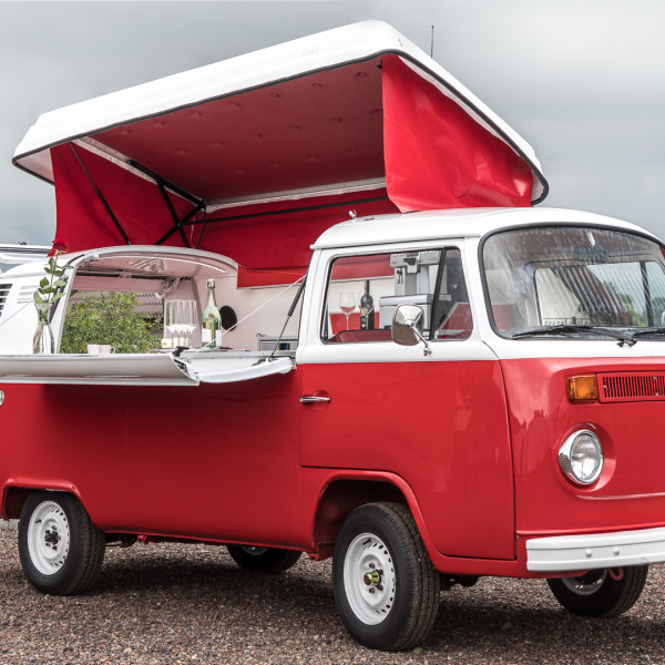 Samochód gastronomiczny - czerwony - zabudowy specjalistyczne