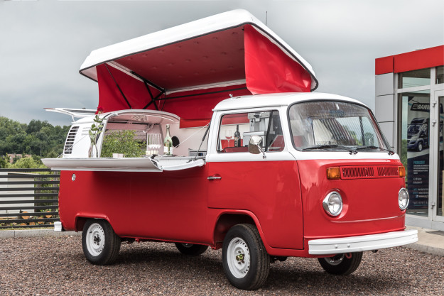 Samochód gastronomiczny - czerwony - zabudowy specjalistyczne