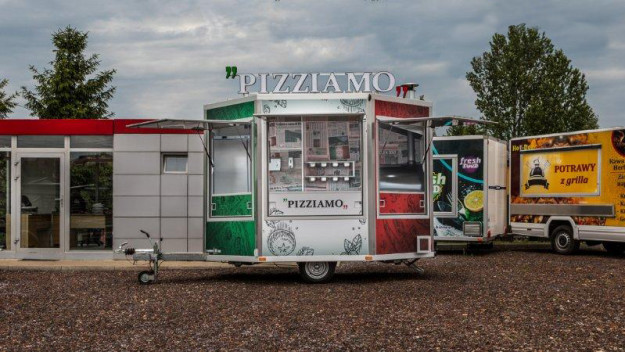 Przyczepa gastronomiczna - pizzeria - kontenery specjalistyczne