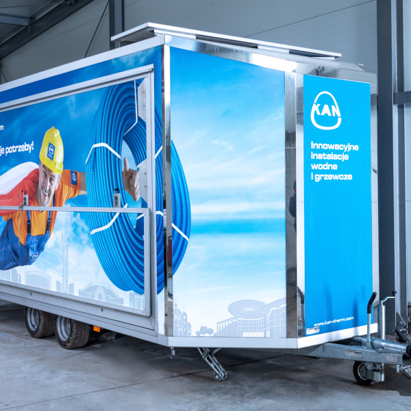 Przyczepa ekspozycyjna - kontenery specjalne - Bannert