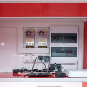 Przyczepa gastronomiczna z wyposażeniem