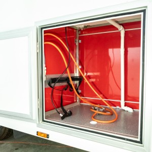 Przyczepa gastronomiczna z wyposażeniem bannert