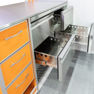 przyczepa gastronomiczna do wędzenia szafki