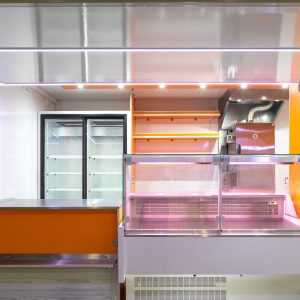 przyczepa gastronomiczna do wędzenia