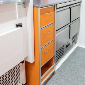 przyczepa gastronomiczna do wędzenia