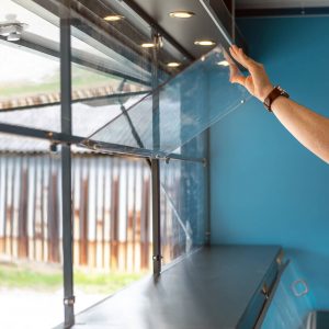 Przyczepa 5,0m z ladą chłodniczą