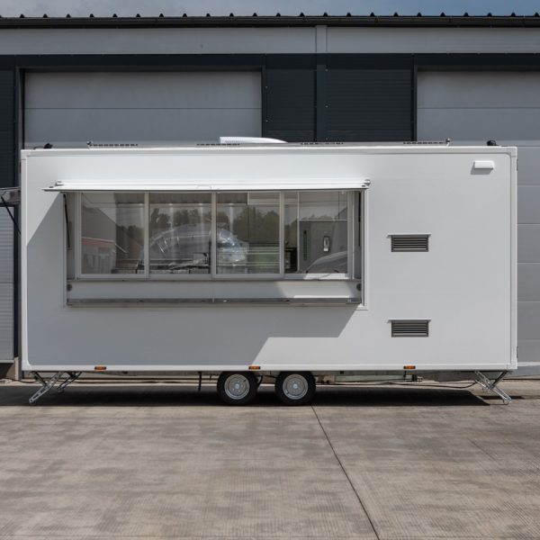 przyczepa z toaletą