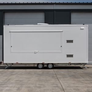 przyczepa z toaletą