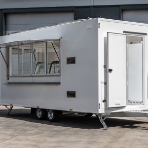 przyczepa z toaletą