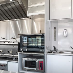 przyczepa z toaletą