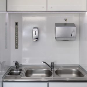 przyczepa z toaletą