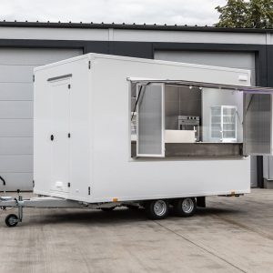 meble nierdzewne w przyczepie