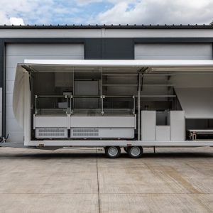 przyczepa z plandeką