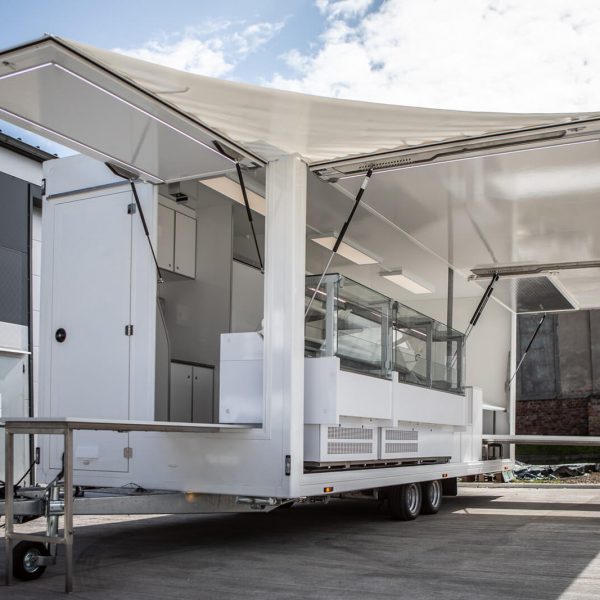 przyczepa z plandeką