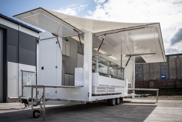 przyczepa z plandeką